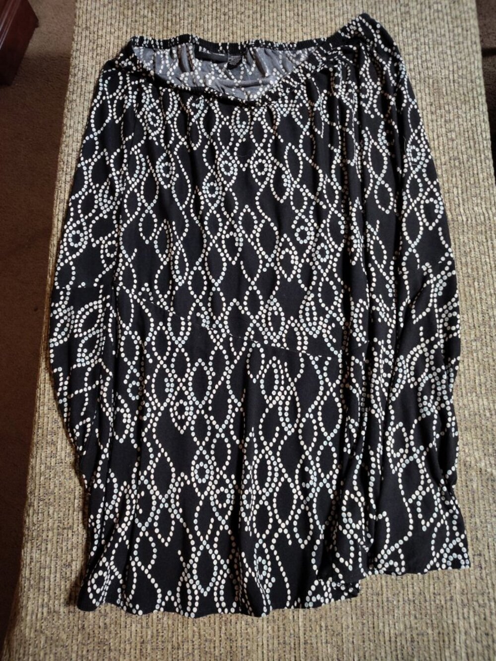 D.F.A Woman stretch printed Stretch Knee length sz 2XL casual NWOT